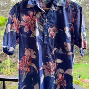 JCPenney Unisex S-M Vtg Thin Blue and Pink Floral Button-Down Hawaiian Shirt.